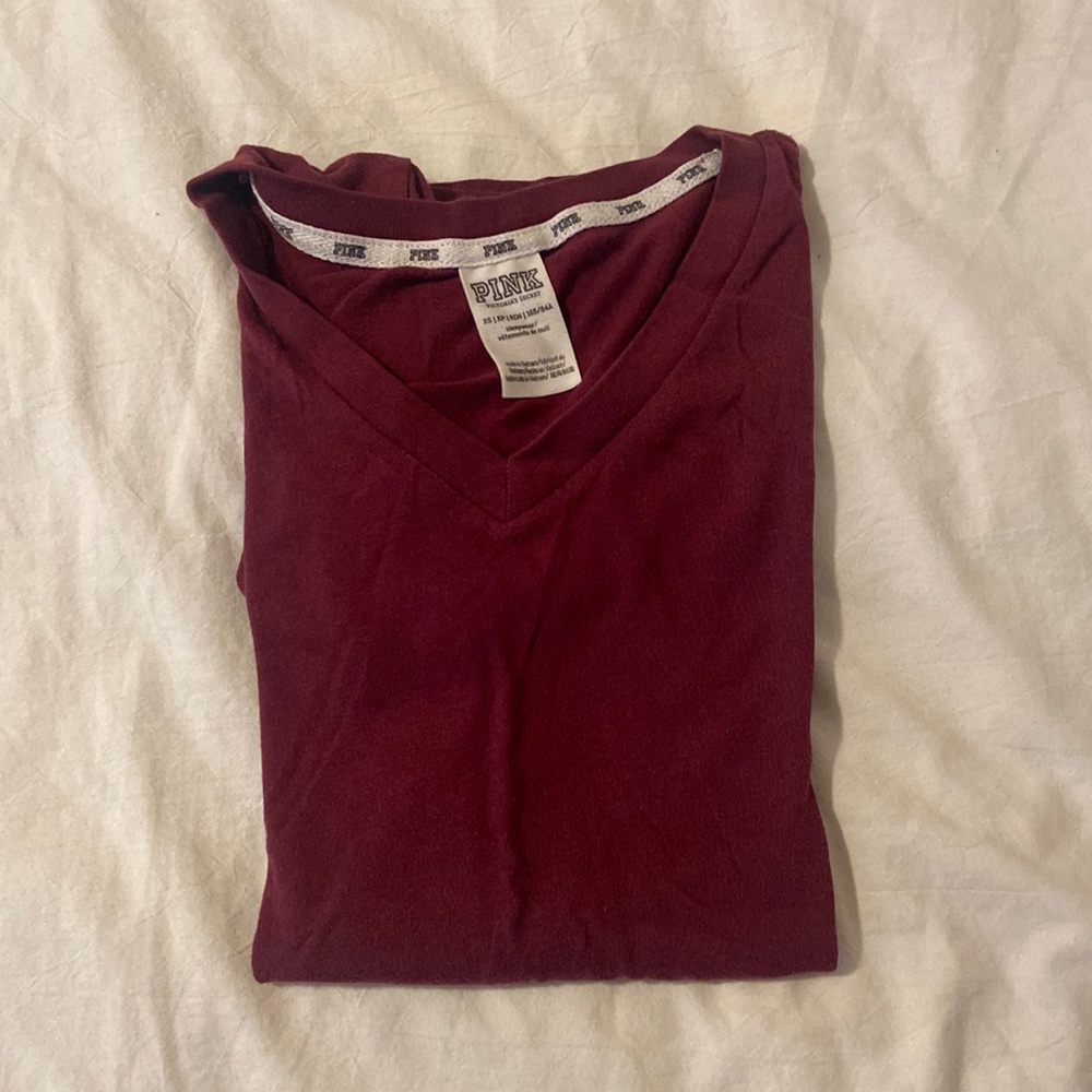 maroon PINK v neck tshirt!